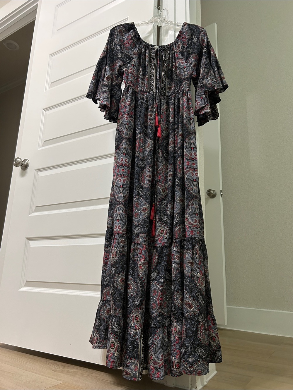 NWT Sz M Gypsy/Hippie Paisley Maxi Dress